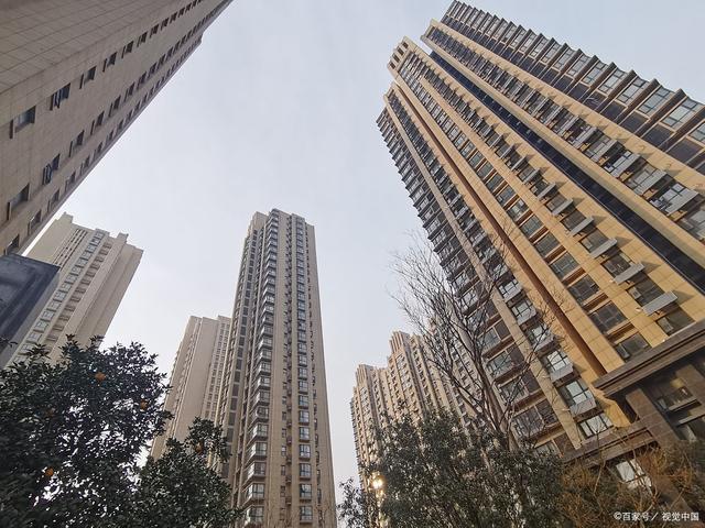 买房牢记9字真言：买中、买边、买三、不买二，基本上都是好房子(图4)