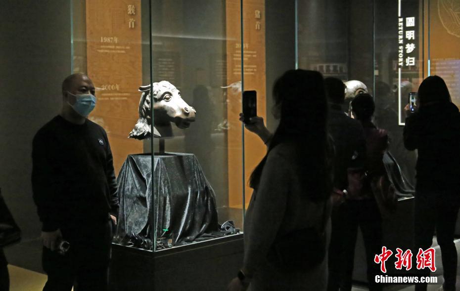 上海举办海外回流文物展展方用CG立体动画投影还原圆明园“十二兽首水力钟”(图7)